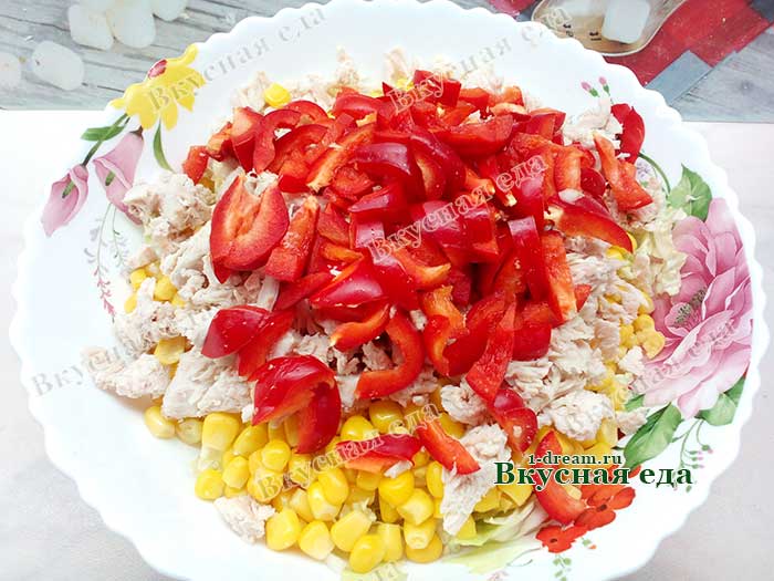 Болгарский перец положить в салат