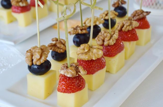 Чем лучше закусывать шампанское