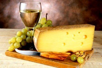 Что подать к шампанскому (игристому вину): правильные закуски