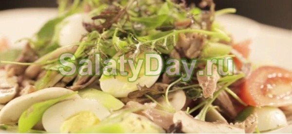 Французский салат с утиным конфи