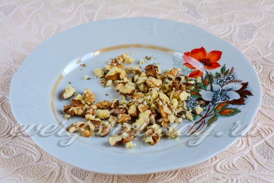 Измельчить орехи