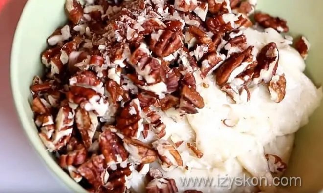 Как приготовить торт из трёх коржей с маком, орехами, изюмом