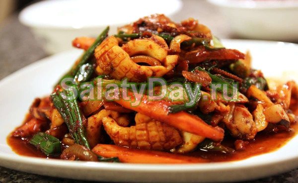 Кисло-сладкие кальмары с паприкой