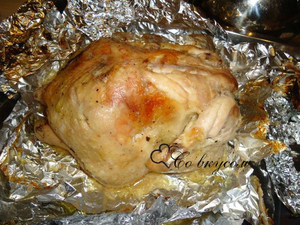Курица запеченная в фольге в духовке