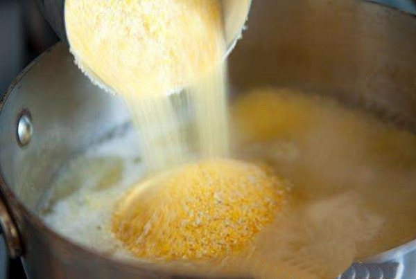 Мамалыга. Рецепт из кукурузной крупы, муки по-молдавски, абхазски, грузински в мультиварке, горшочке, с сыром, брынзой, сулугуни