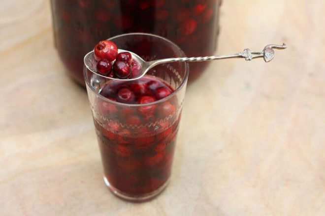 Настойка на клюкве с водкой и спиртом в домашних условиях: пошаговые рецепты