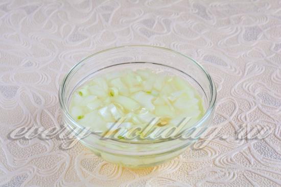 Ошпарить лук