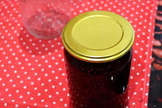 перелить в банки и закатать