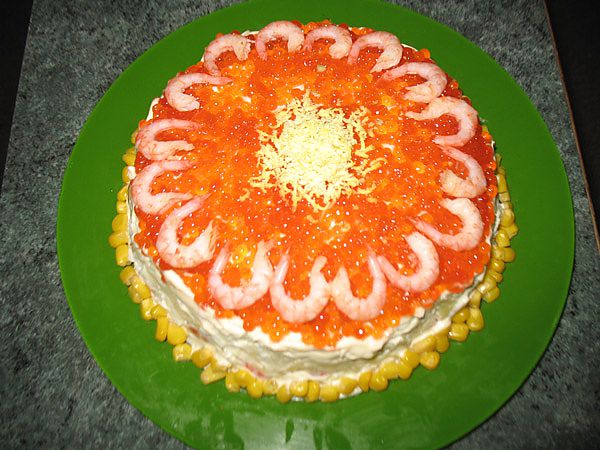 Салат царский с креветками и кальмарами