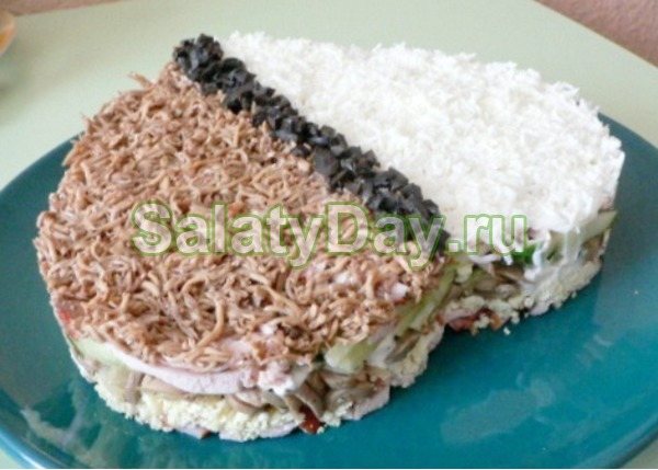 Салат из сердца классический – с яйцами, свиным сердцем и маринованным луком