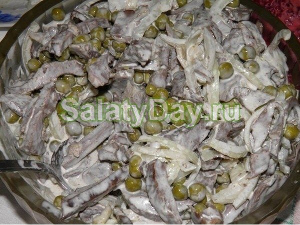 Салат из сердца – с колбасой и овощами