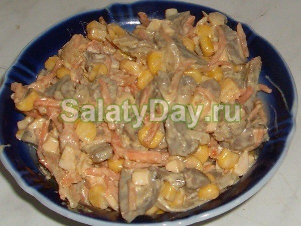 Салат из сердца - с кукурузой, грибами и сыром