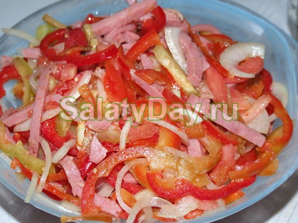 Салат с баклажанами и ветчиной