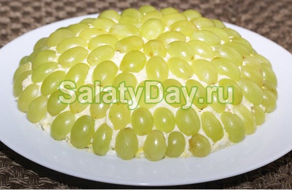 Салат с курицей и виноградом Тиффани