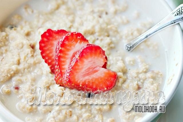 Секреты приготовлеия овсяной каши на молоке