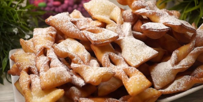 Сладкий хворост из остатков пельменного теста