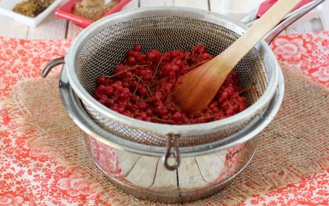 Соус из красной смородины