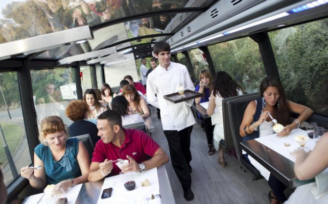 Ужин в автобусе