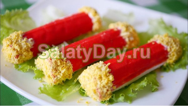 Закуска из крабовых палочек (рулетики)